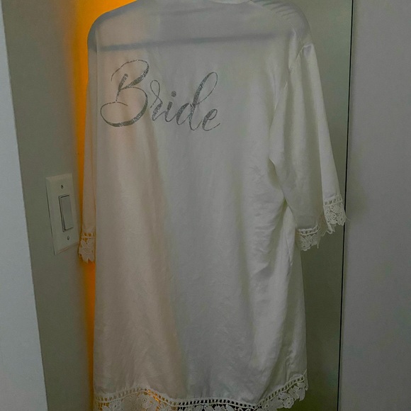 White bride bathrobe - Picture 1 of 2